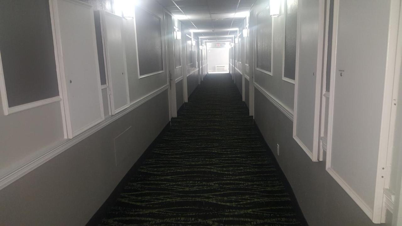 Regency Inn & Suites ペンサコーラ エクステリア 写真